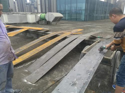 建筑施工中的<a href=http://www.cheeyo.com.cn target=_blank class=infotextkey>粘鋼加固</a>的作用